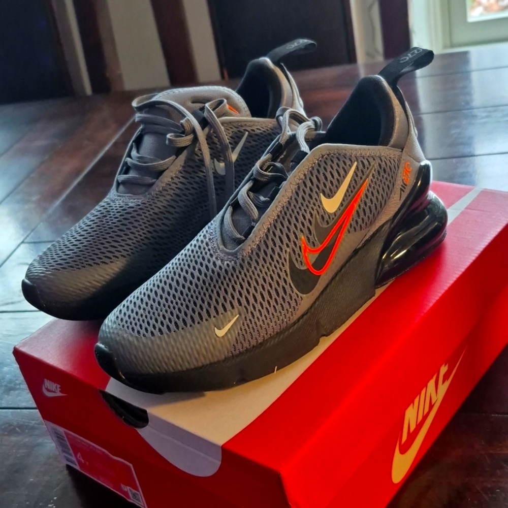 Nike AirMax 270 size 3
